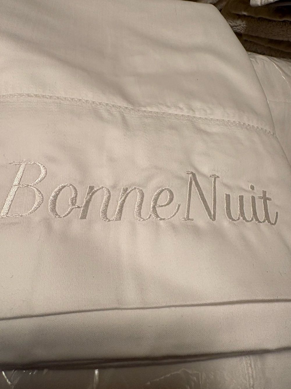 Land's End Embroided Bonne Nuit 700 Count Egyptian cotton sheet set White KING